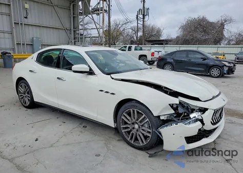 2018 Maserati Ghibli z USA, uszkodzony, nr VIN ZAM57XSA7J1295203